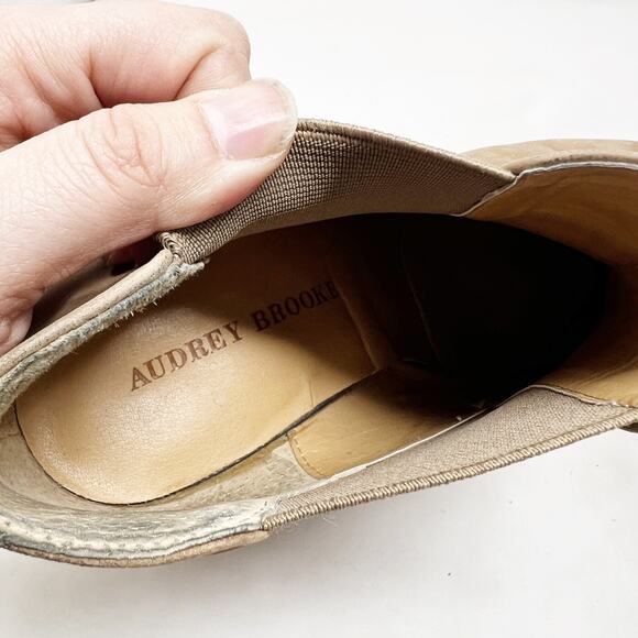 [Audrey Brooke] Brown Leather Cindy Chelsea Ankle Boot Wedge Stacked Heel Size 9 - Picture 12 of 12